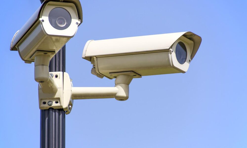 Jak zainstalować monitoring posesji, aby nie naruszać prywatności sąsiada?